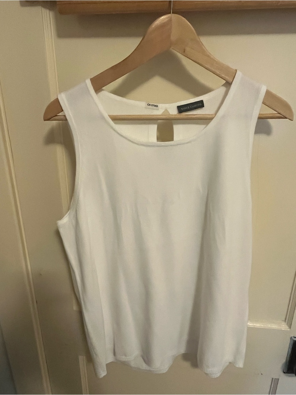 Vince Camuto White Sleeveless Shell Knit Tank
